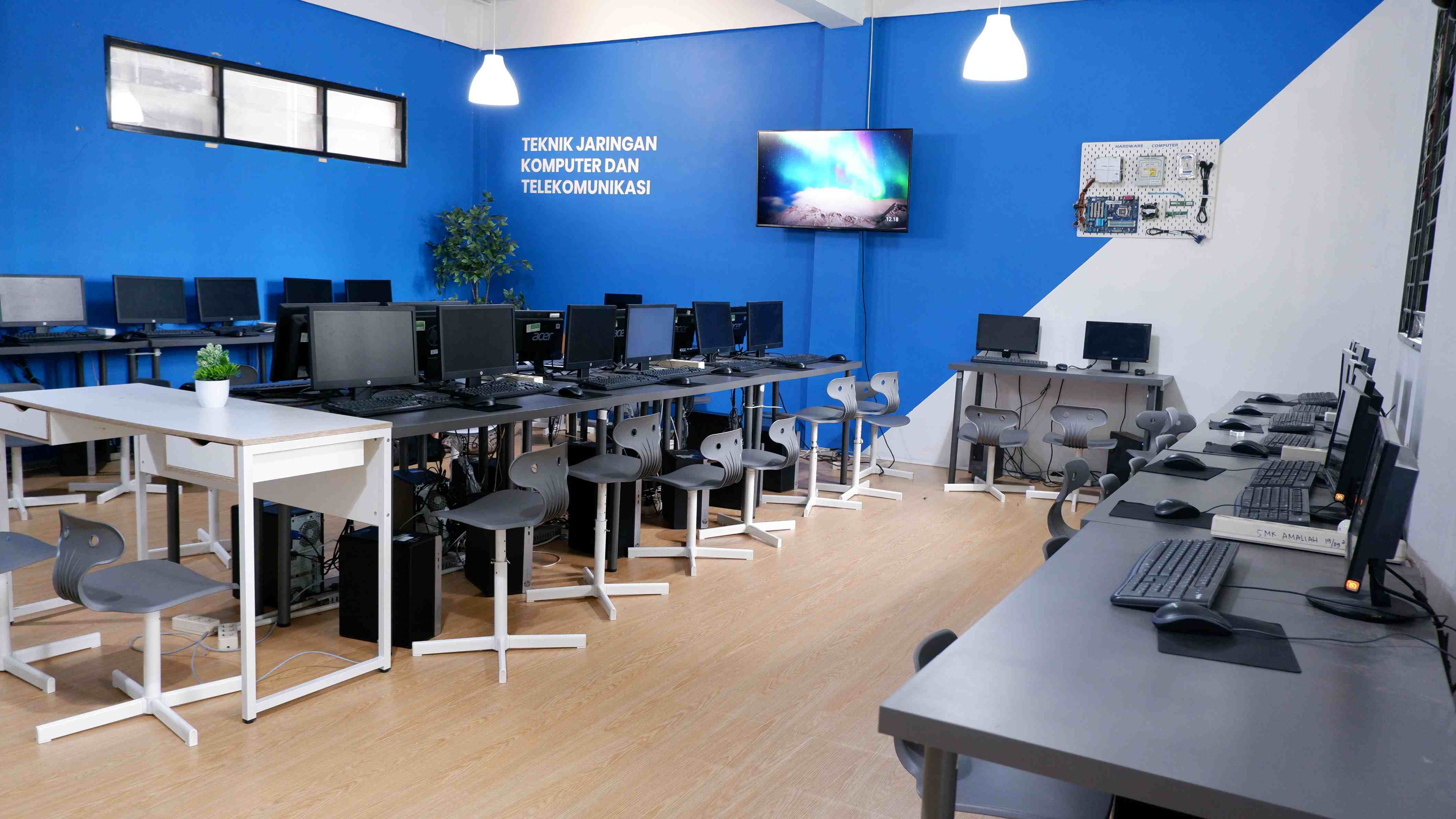 Gambar Laboratorium TJKT
