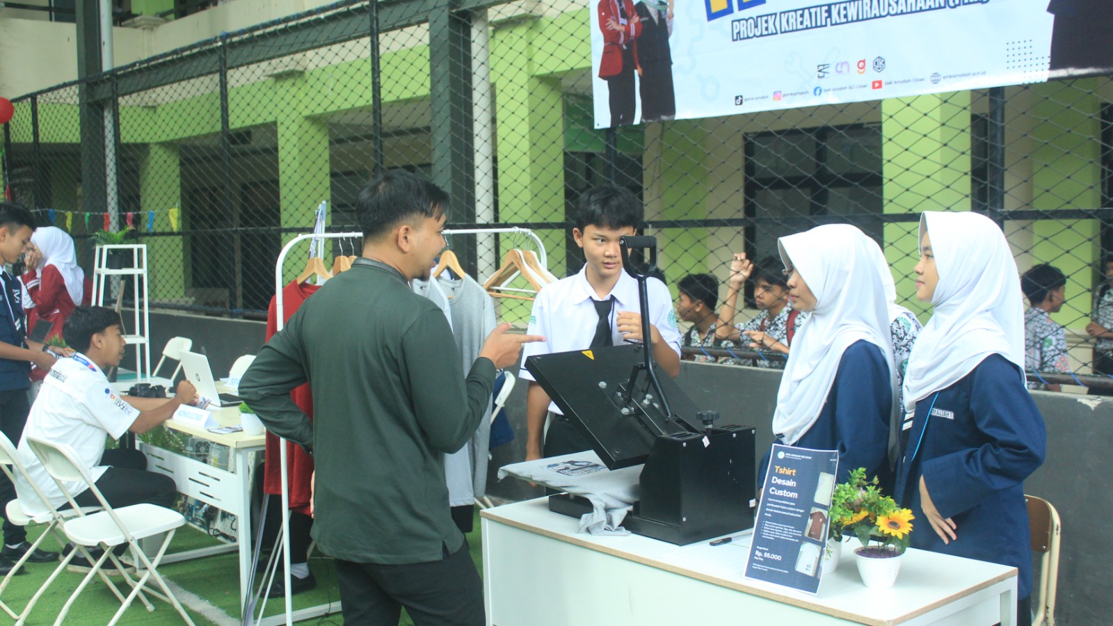 Gelar Karya PKK, SMK Amaliah 1 Ciawi Tampilkan Inovasi dan Kreativitas Wirausaha Murid